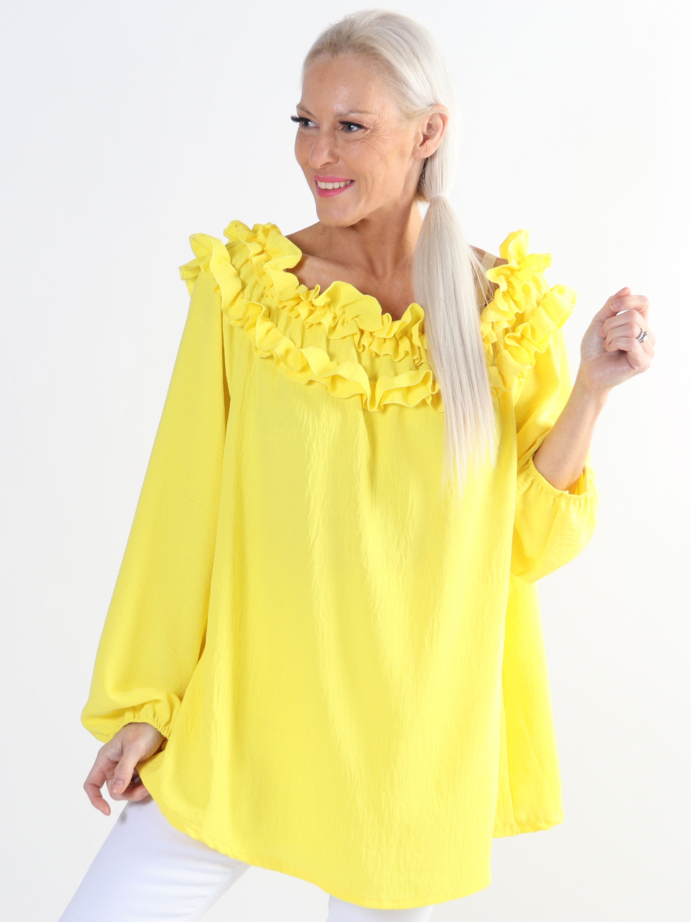 Chili - Finaste plus size tunikan med volanger i halsringningen (bestseller)